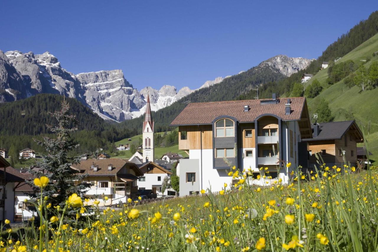 Berghotel Sanvi San Martino in Badia Extérieur photo