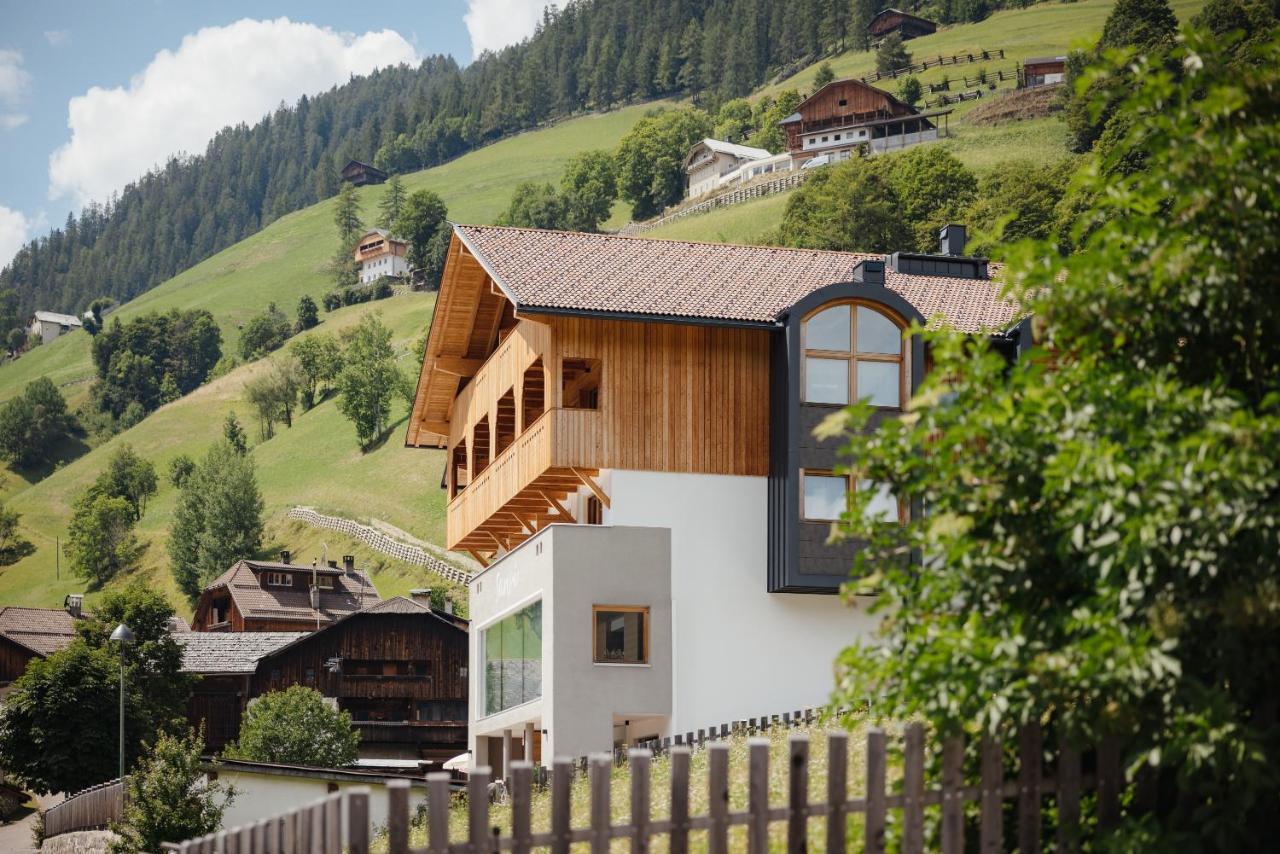Berghotel Sanvi San Martino in Badia Extérieur photo