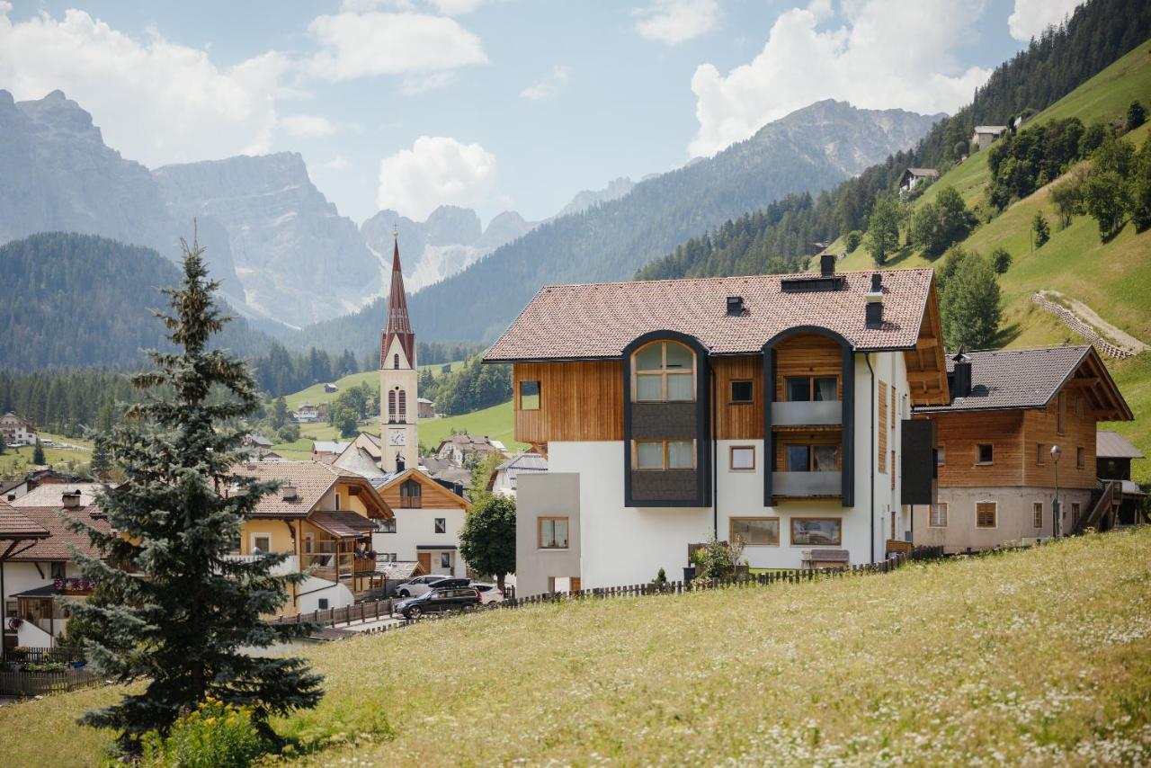 Berghotel Sanvi San Martino in Badia Extérieur photo